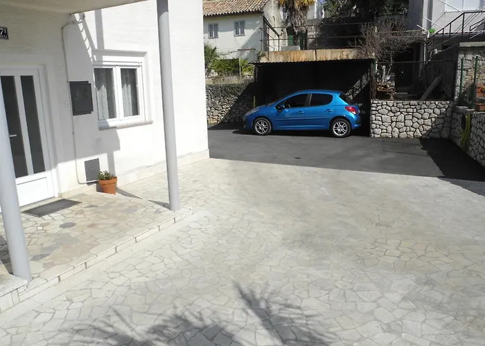 Anamarija 2 With Balcony